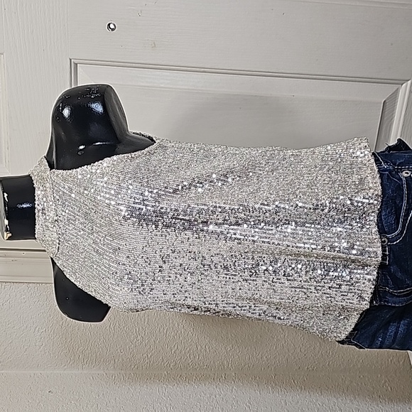 Love on  Hanger Sequin Blouse - Picture 3 of 7